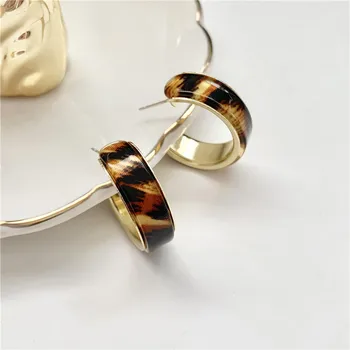 

Temperament contracted metal C word Acrylic leopard earrings Vintage minimalist style stud earrings for women Jewelry Making