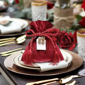 

10pcs Red Wine Velvet Gift Bags for Guests Chinese Wedding Favor Boxes Cadeau Mariage Sac Cadeau Bolsitas De Regalo Cookie Bag