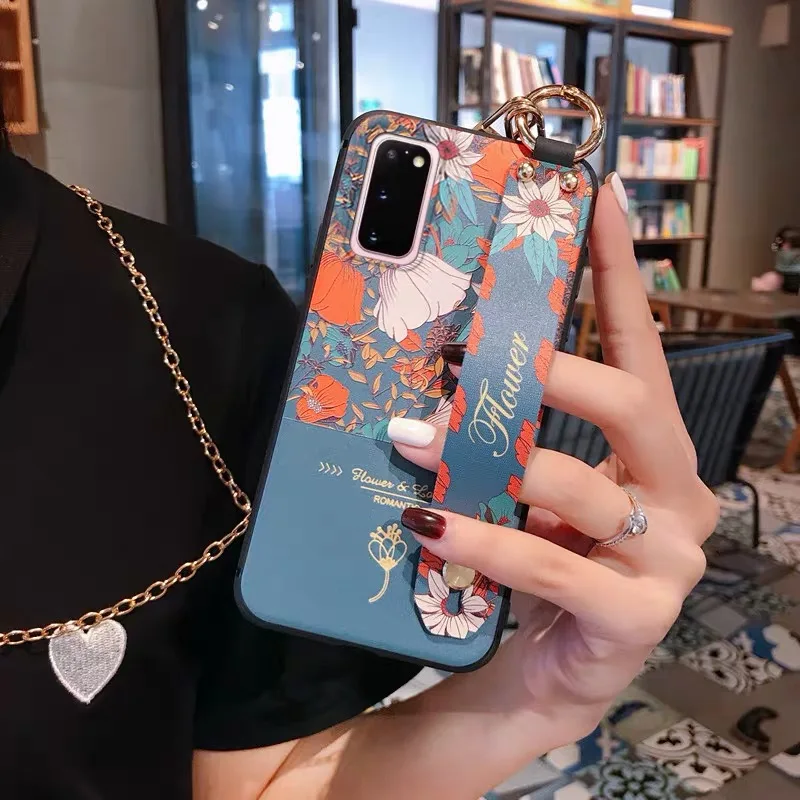 Retro 3D Embossed Crossbody Chain Flower Wrist Strap Case for Samsung S20 Ultra A71 A51 A750 S8 S9 S10 S20 Note 10 9 A50 A70 A40 Retro 3D Embossed Crossbody Chain Flower Wrist Strap Case for Samsung S20 Ultra A71 A51 A750 S8 S9 S10 S20 Note 10 9 A50 A70 A40