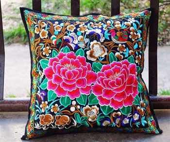 

Yunnan national style embroidered cushion cushion cushion cushion cushion cushion special fabric cushion cover