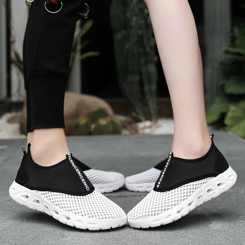 

Summer New Style Outdoor Upstream Couples Running Shoes Women's Slip-on Hollow out MEN'S SHOES Lightweight Breathable Sports Foo