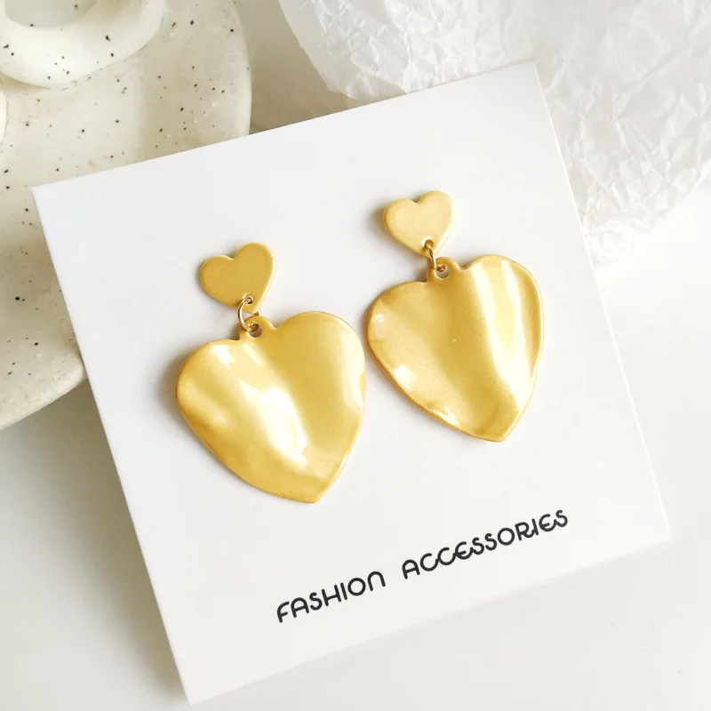 

Big Heart Shape Clip On Earrings Non Pierced for Women Hyperbolic Gold Color Love Heart Statement Clip Earring Without Piercing
