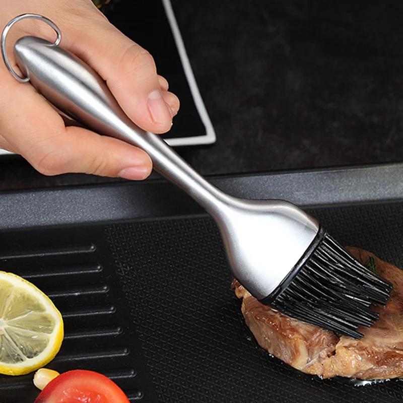 2Pcs BBQ Tongs Basting Brush Set Silicone Oil Brush Kitchen Tongs BBQ Grill Food Tongs Barbecue Tongs Oil Sauce Brush BBQ Tools (6)