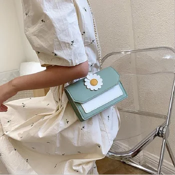 

Women Small Square Crossbody Bags Sweet Daisy Print PU Leather Shoulder Bag Light Weighted Chain Handbag