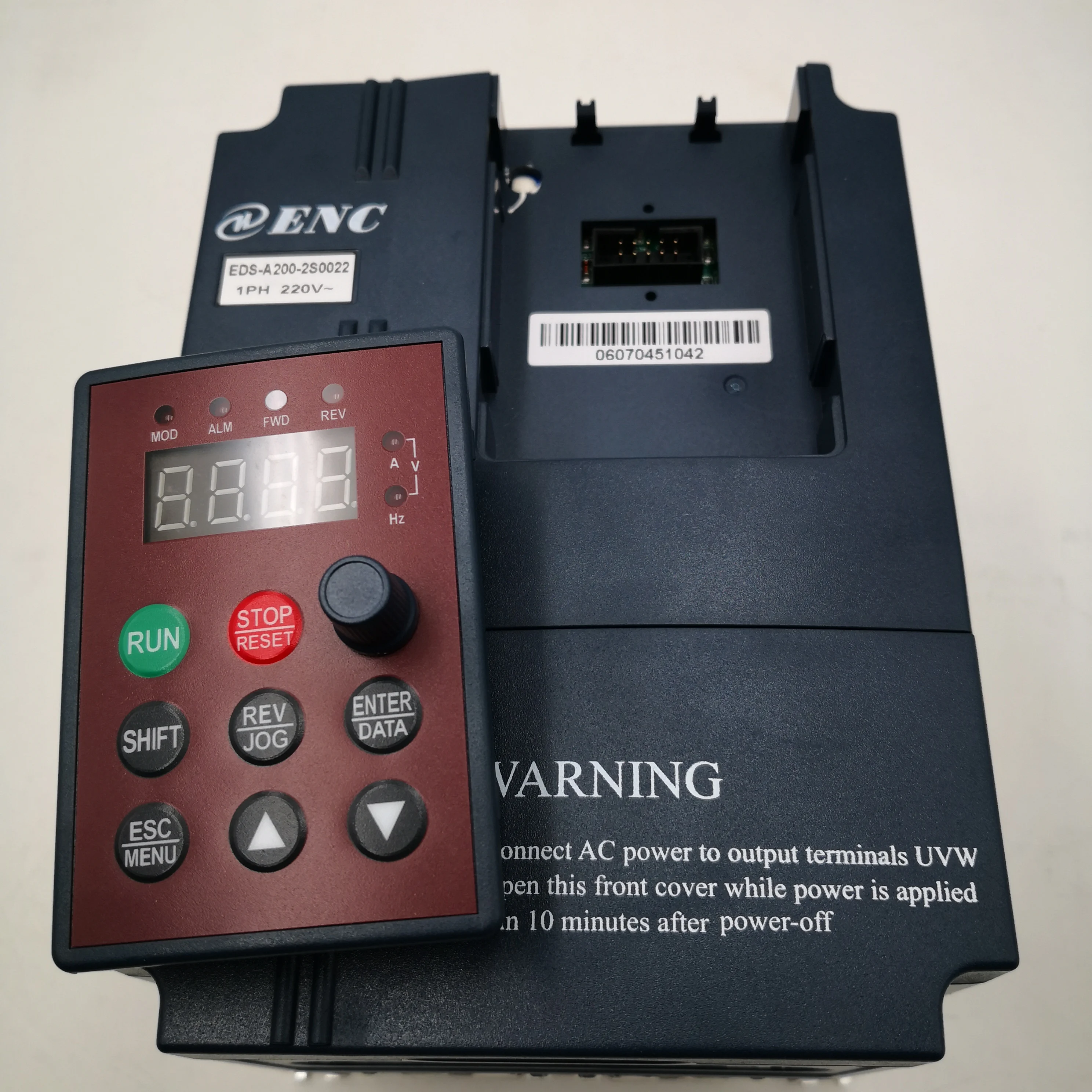 Eds A200 2S0022 Yineng инвертор 2.2kw для 220v однофазный двигатель испытание удара