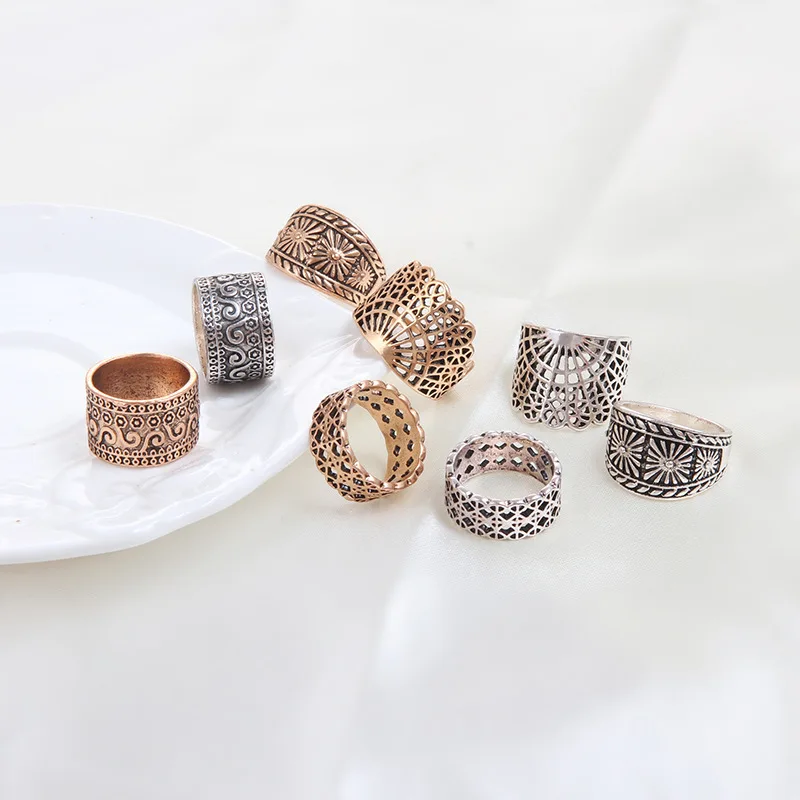 3876679297_2077696031