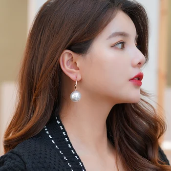 

Xinwei simple wild earrings for women personality simple artificial pearl pendant earrings jewelry gift