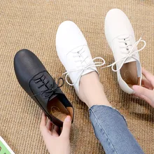 Осенние белые дамские туфли на плоской подошве; Брендовые женские лоферы, кожаные туфли на шнуровке; Модные женские лоферы Туфли-оксфорды из натуральной кожи