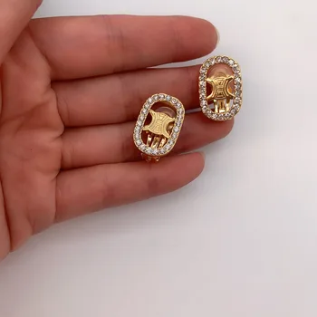 

Slightly inlaid versatile Triumphal Arch ear clip small bone middle ancient temperament exquisite Earrings without earholes