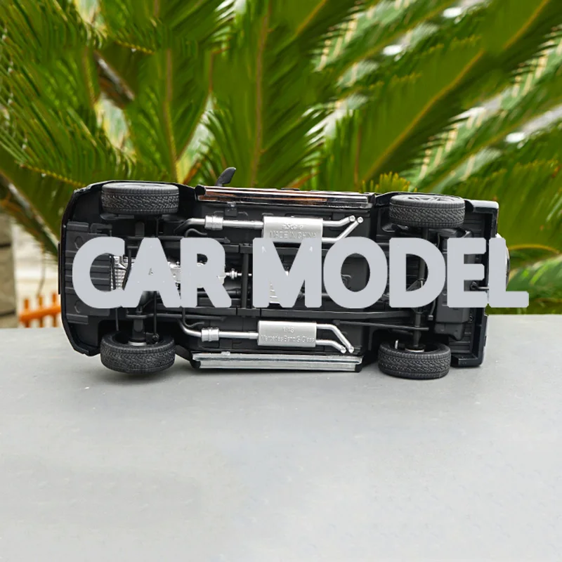 Автомобили игрушечные из сплава в масштабе 1:18 оригинальные авторизованные
