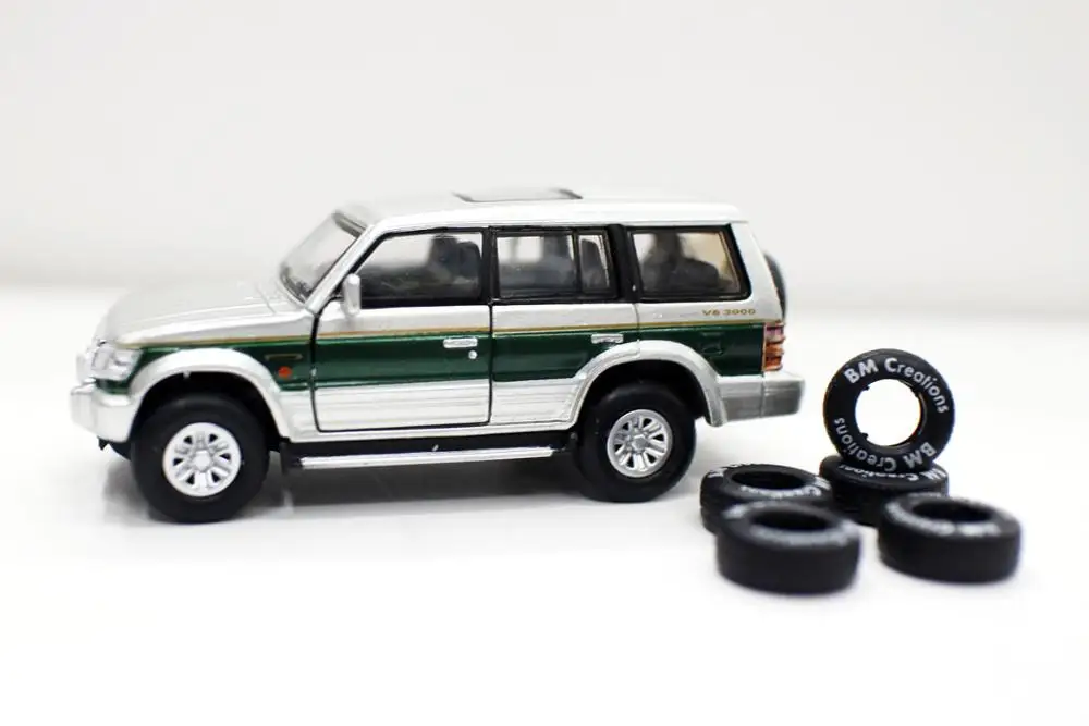 

DM DIECAST MASTERS 1/64 Scale Mit subishi Pajero Super Exceed diecast car model for collection gift Green