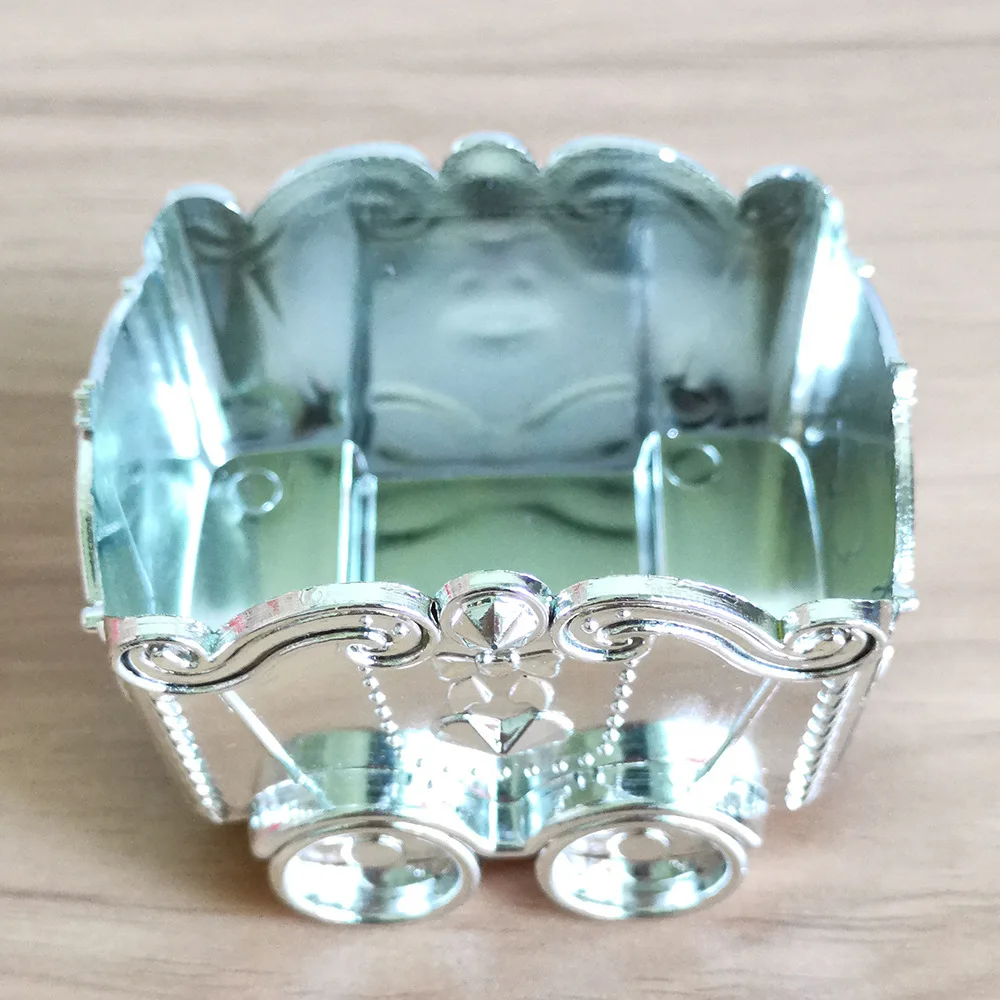 11892370725_993398535