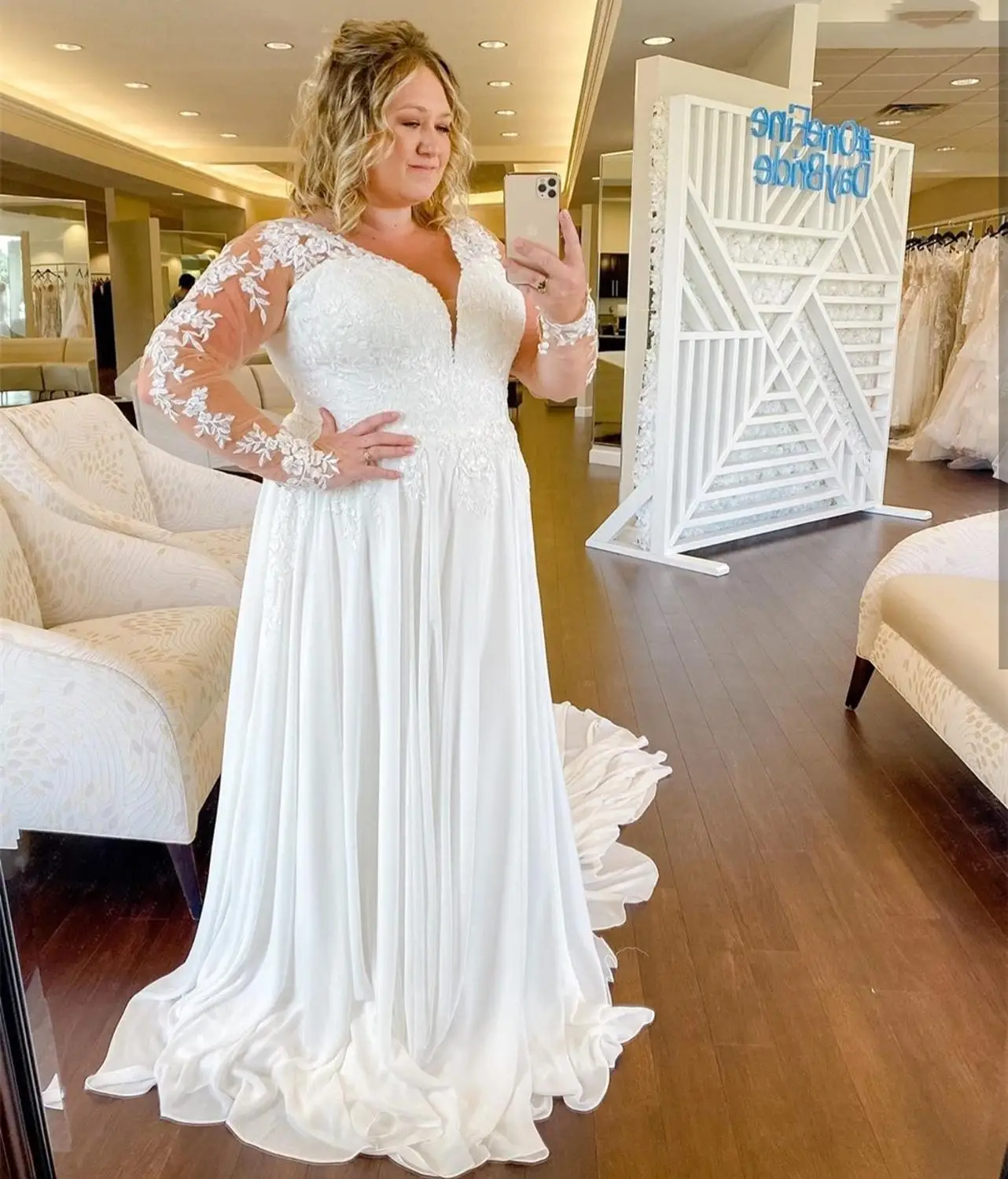 Plus Size Wedding Gowns with Long Trains
