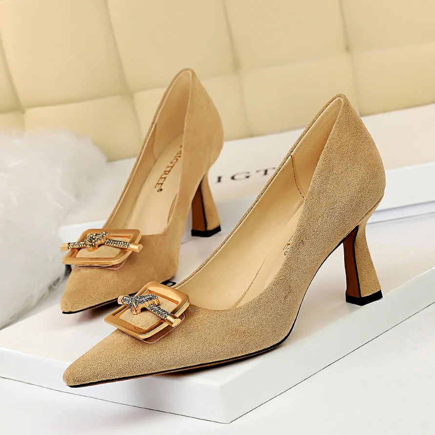 

2020 Women Suede 7.5cm High Heels Plus Size 43 Office Lady Low Heels Pumps Scarpins Black Glitter Crystal Buckle Party Shoes