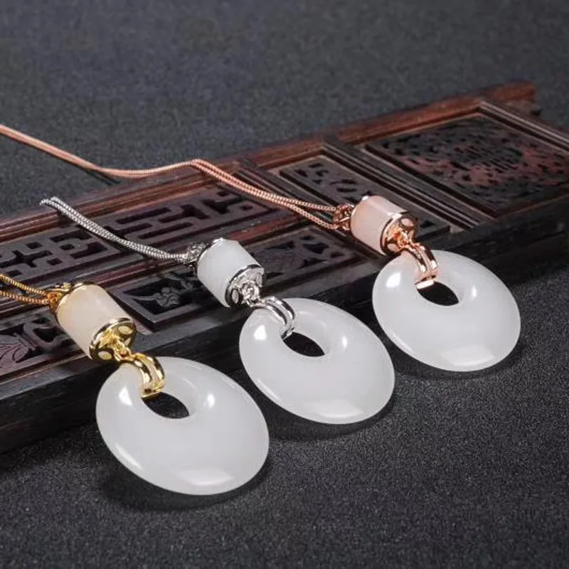 

Wholesale Natural Xinjiang White Jade Gold Inlaid Jade Safe Buckle Pendant Female Jade Crafts Pendant Necklace