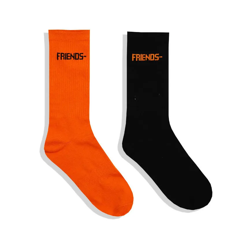 

V Black Orange Socks Women High Street Hip Hop Skateboard Fashion Friends Letter Tube Socks printing Cotton men socks Cool Crews