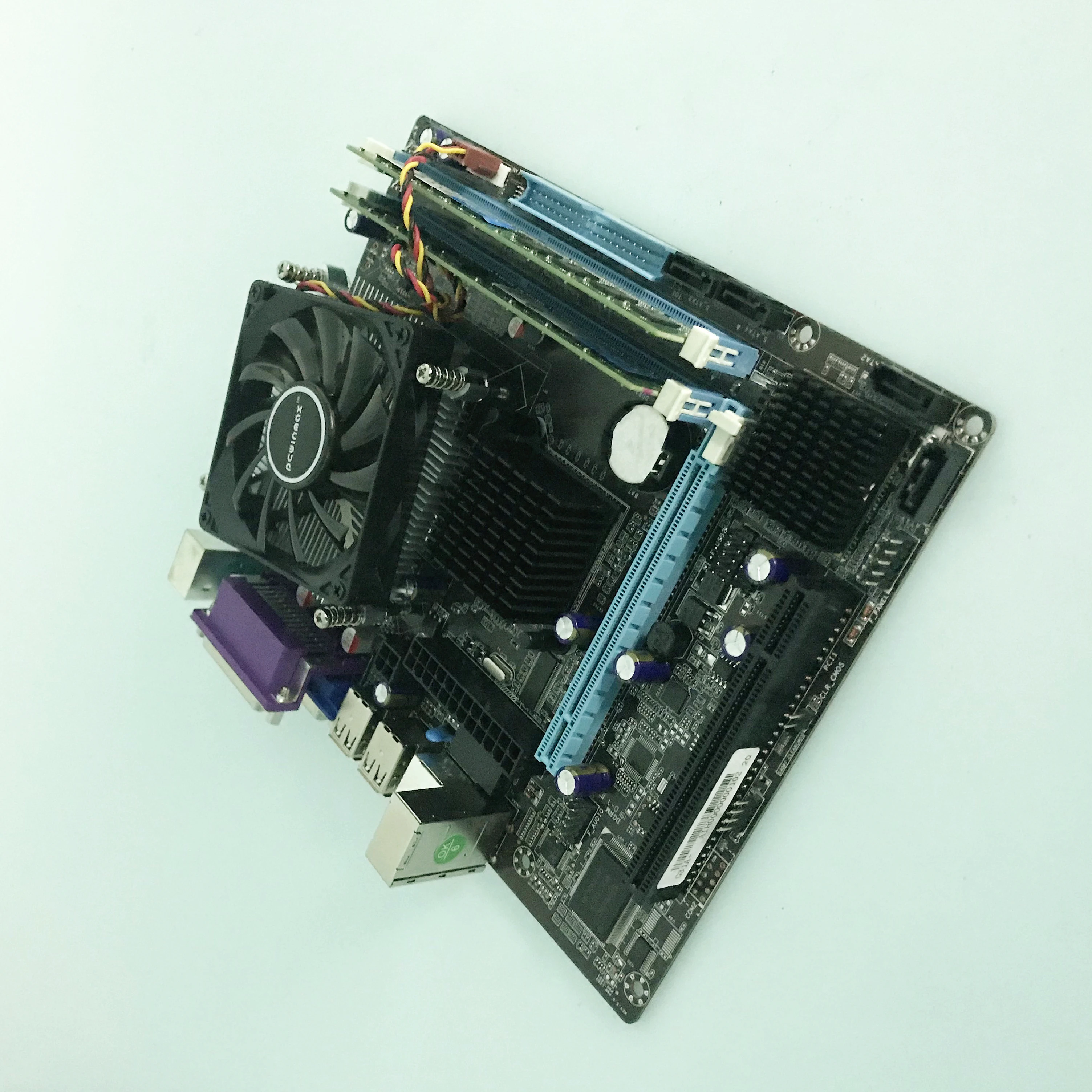PCWINMAX комплект материнской платы. Материнская плата LGA 775/771 G31 с процессором E5xxx. Оперативная память DDR2 2G x 2R(4G), вентилятор
