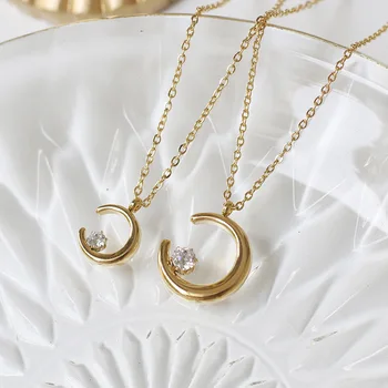 

Amaiyllis 18K Gold Small Crescent Claw Drill Moon Necklace Goddess Clavicle Chain Necklace pendants for female jewelry