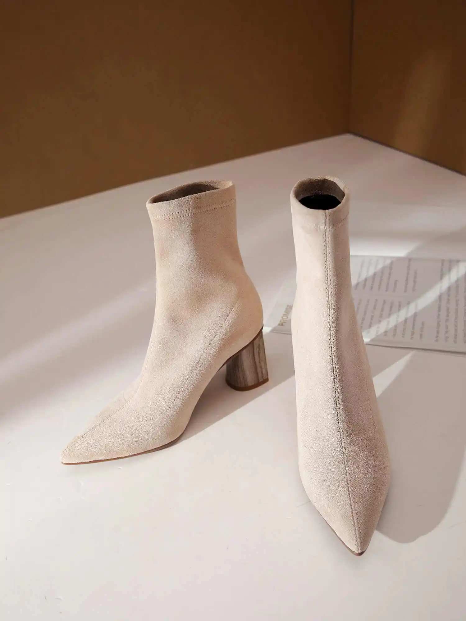 Krazing pot/Лидер продаж; однотонная обувь в простом стиле; Офисная Женская обувь из мягкого флока; эластичная обувь с острым носком на высоком каблуке; повседневная одежда; классические женские ботильоны; L78