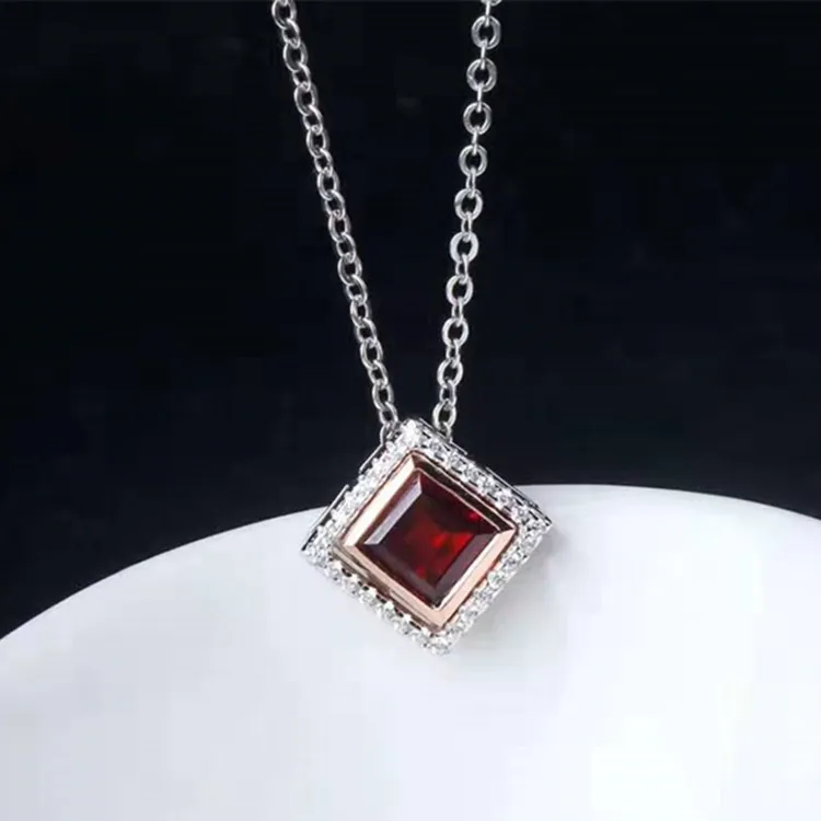 

Fashionable Multicolored Necklace 925 Sterling Inlaid Natural Brazil Import 6mm Pigeon Blood Garnet Necklace Pendant