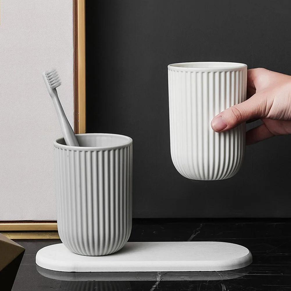 

Hot Sale 2Pcs PP Brushing Cup Set Mouth Toothbrush Couple Cup Kit with Diatom Mud