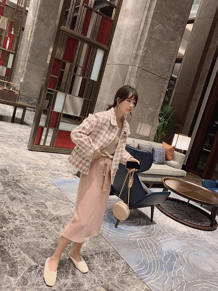 Mishow Winter Vintage Lady Plaid Woolen Jacket Women Fashion Lapel single breasted Thick Coat Tops MX19D9548