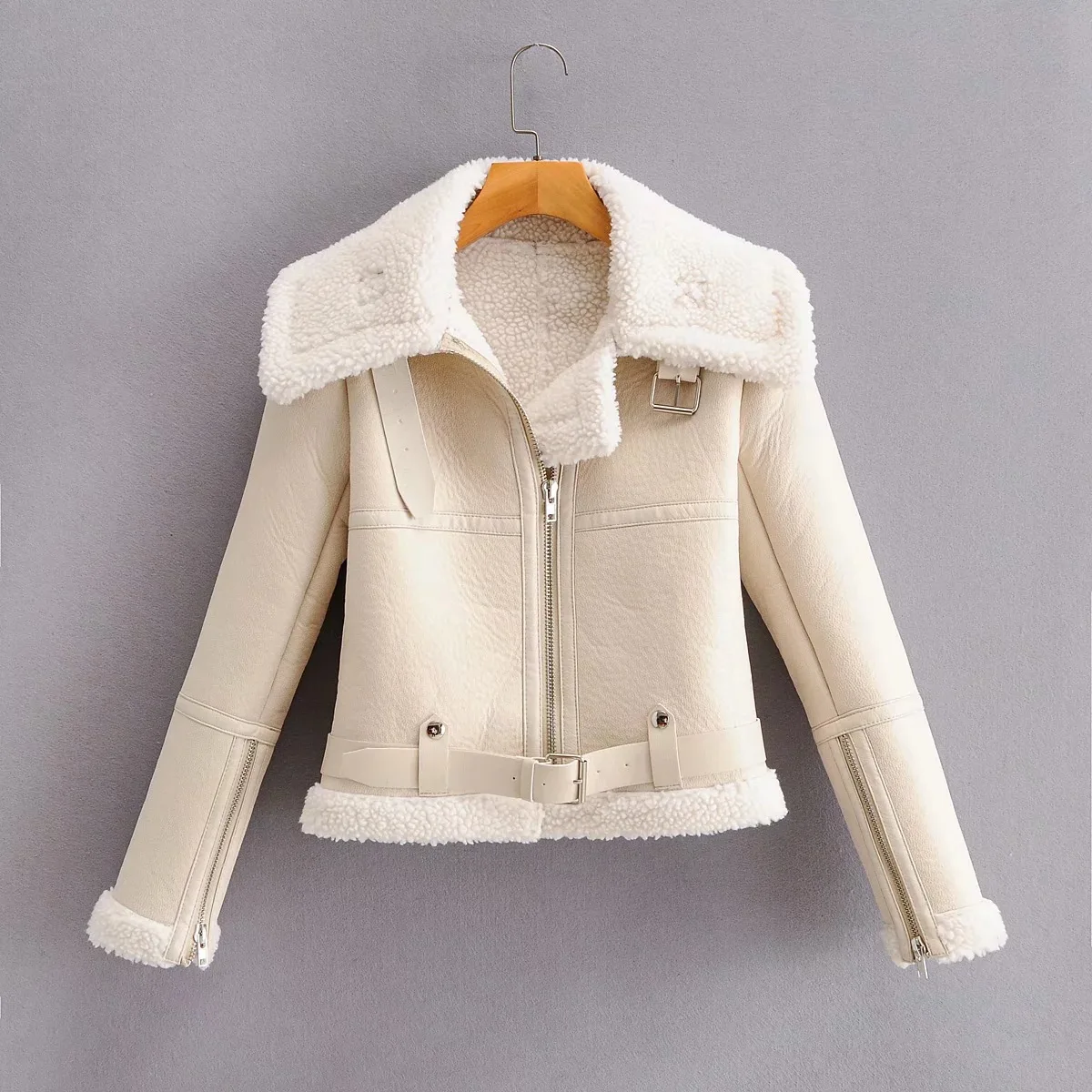 

Zoulv Winter Ladies Classic Locomotive Artificial Leather Fur Coat with Large Lapels Warm Slim Short Personalized Zipper Coat