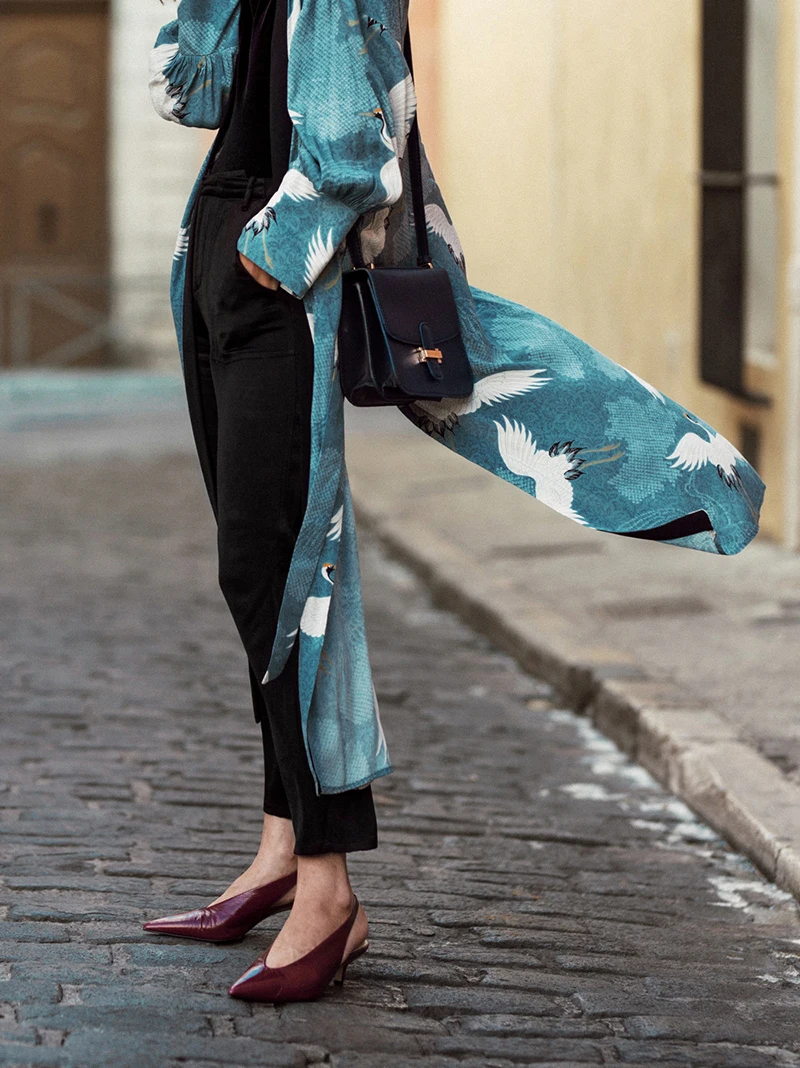 dress-kimono-inspired-robe-aria-di-bari-zara-kitten-heels-burgundy-heron-printed-kimono-new-collection-summer-outfit-mango-messenger-bag