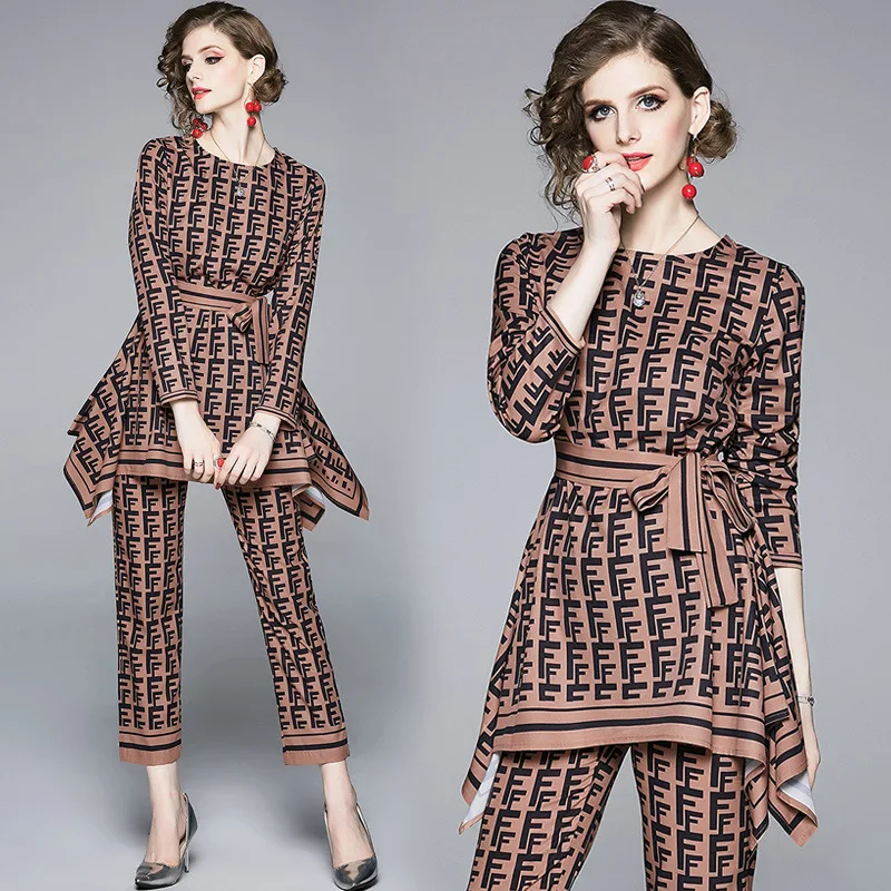 

2019 Summer Printed Letter Coffee Brown Two-Piece Set Crew Neck Long Sleeve Lace-up Irregular Hem T-shirt Straight-leg Pants