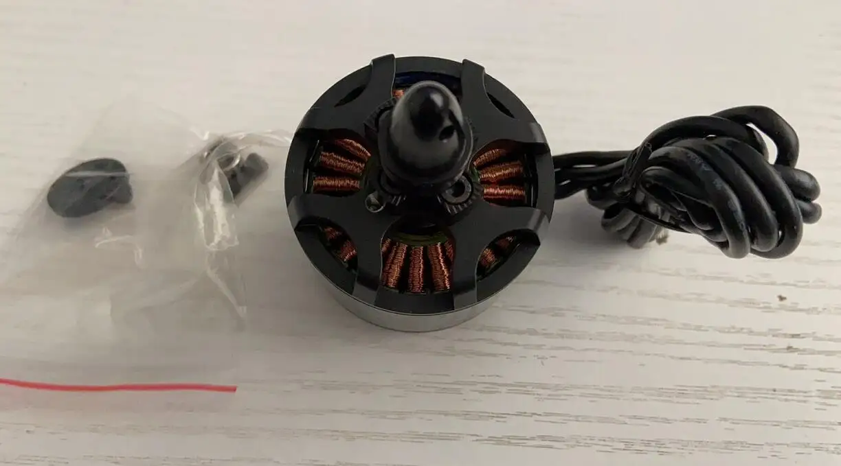 Бесщеточный двигатель HL W4840 (4120) 500KV 1320W 55A для радиоуправляемого летательного