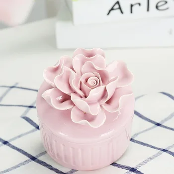 

Exquisite Rose Ceramic Storage Jar Handicrafts Jewelry Box Wedding Earring Necklace Storage Tank Sugar Candy Box Container Gift