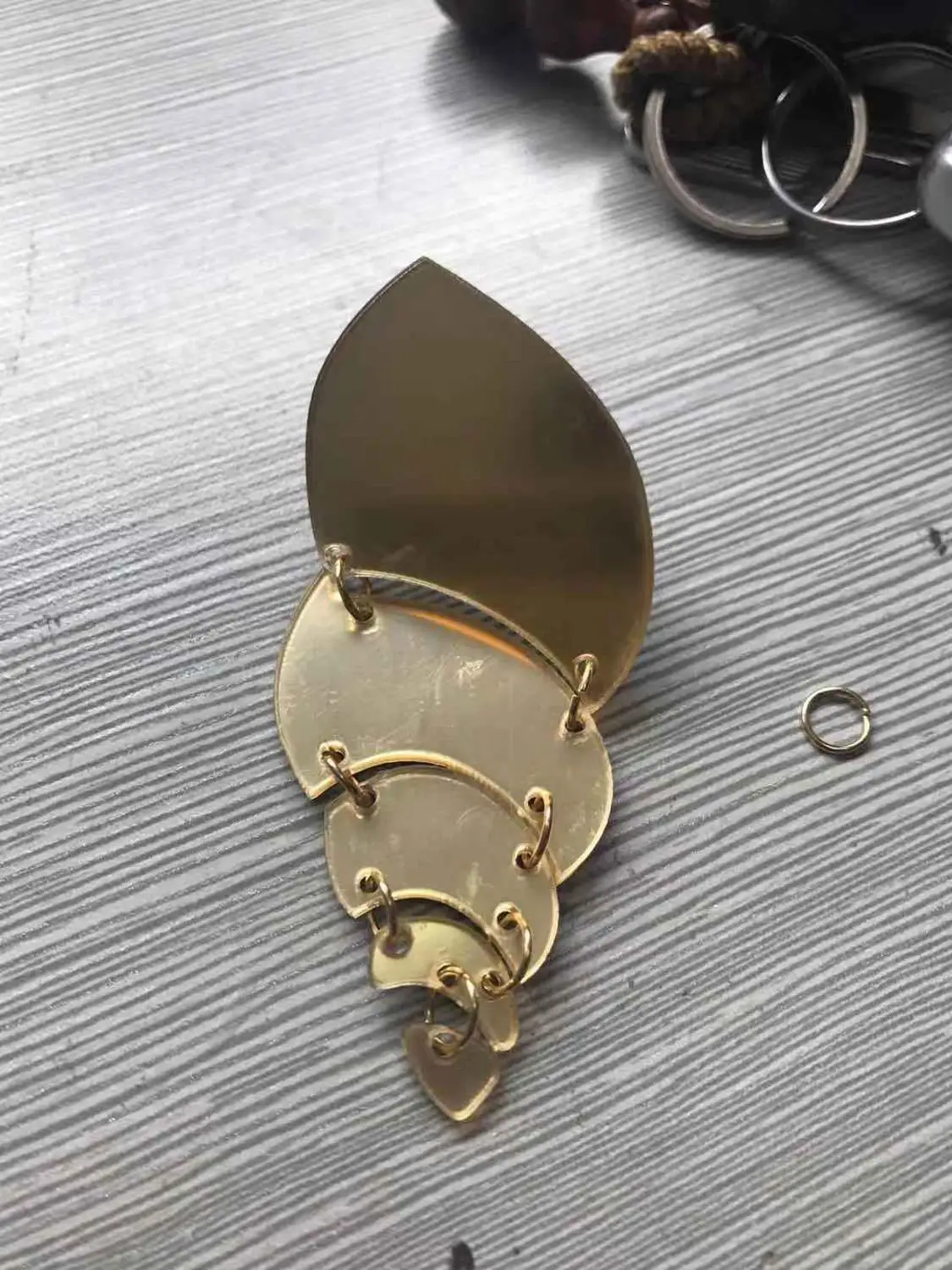 

Bohemian Fashion Women Punk Jewelry Dangle Earrings Maxi Pompon Acrylic Cat Fish Ornament Brincos Mujer Perfume Feminino Earring