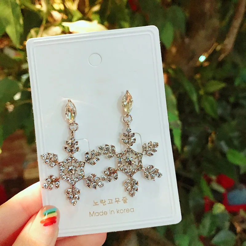 

MWsonya New Christmas Jewelry Shiny Rhinestone Silver Color Snowflake Drop Earrings Women ElegantParty Dangle Pendientes