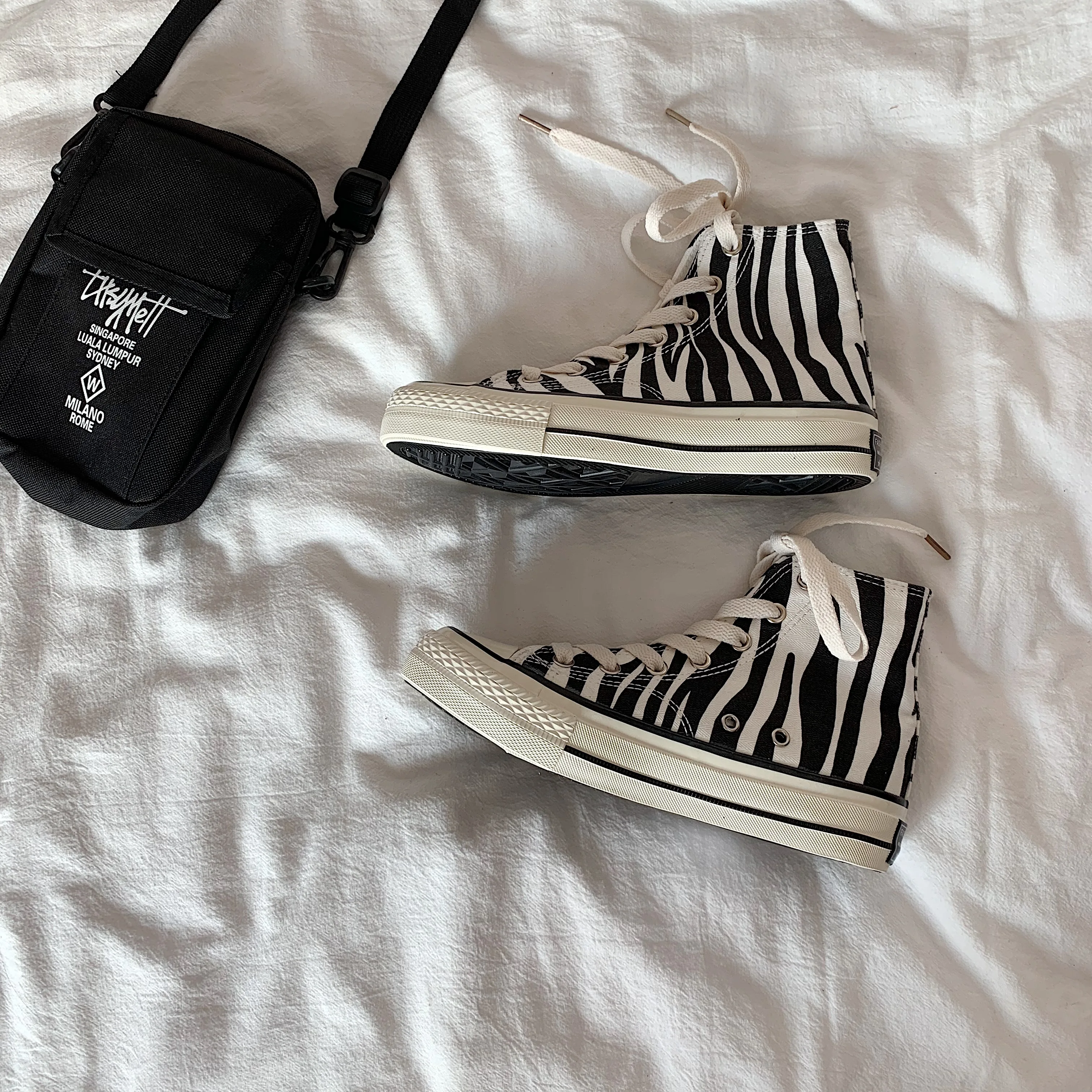 INS High Top Womens Canvas Shoes Zebra Pattern 2021 New Style Womens Casual Shoes Fashion Comfortable Female Sneakers Shoe INS High Top Womens Canvas Shoes Zebra Pattern 2021 New Style Womens Casual Shoes Fashion Comfortable Female Sneakers Shoe