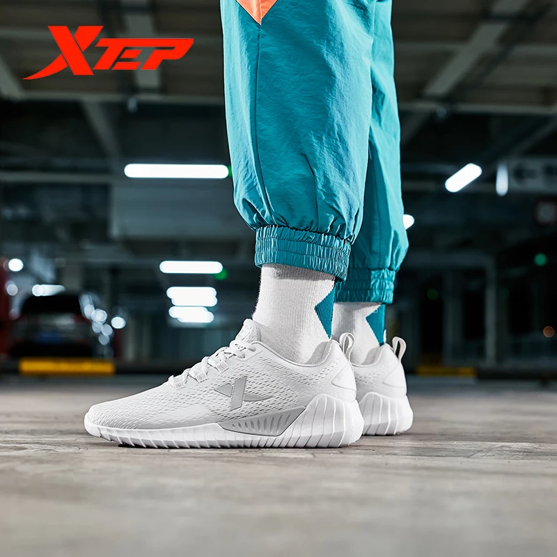 Kaufen Xtep Männer männer Laufschuhe Komfort Männlichen Mode Weiß Schwarz Sport Schuh Atmungsaktives Mesh Weiche Sneaker Neue 881119119012