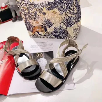 

Girl's summer golden fashion sandals