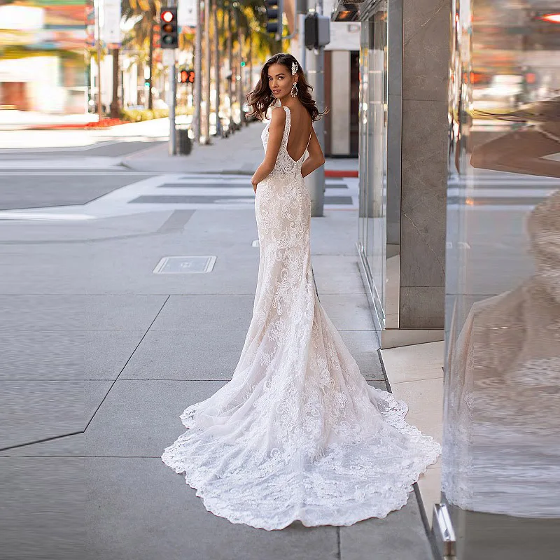 Latest Elegant Mermaid Lace Backless Bridal Wedding Gowns Sleeveless Plunge V Neckline Wedding Dresses for Bride Court Train