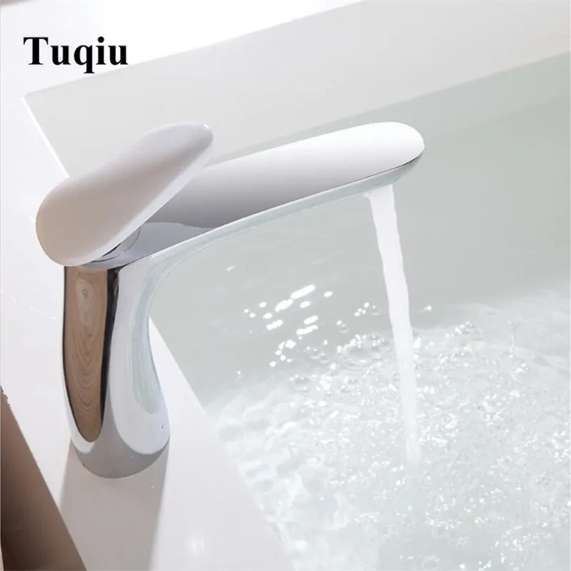 Vidric New Chrome Bathroom Basin Faucet Single Handle Single Hole Mixer Tap Deck Mounted Waterfall Hot And Cold Tap Sink Faucet