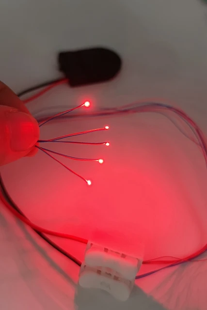 5pcs Pre-wired #0402 Smd Leds,with free Cr2032 3V button battery box,30cm Connection Wires hobby Model Kit for Gundam Lighting 0402Red