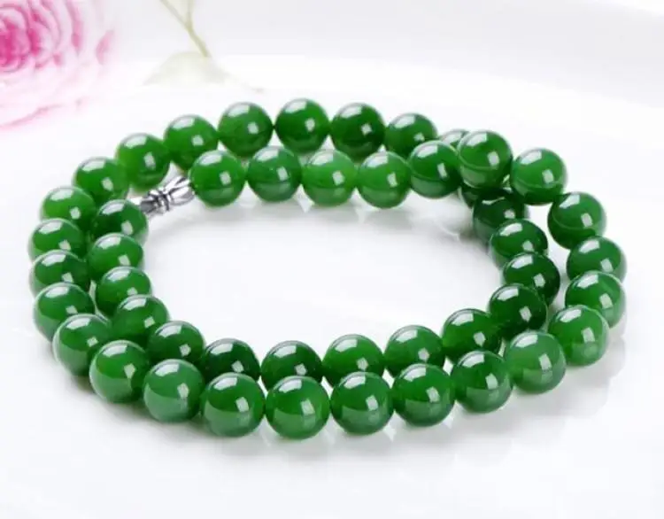 Elegant Genuine Green Jade Beaded Necklace - Women's Fashion Jewelry with Natural Charm