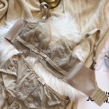 

New Women's underwear Set Sexy Lace Romantic Petal Bra Set Ultra-thin Soft Cup Comfortable Breathable Personality Charm Lingerie