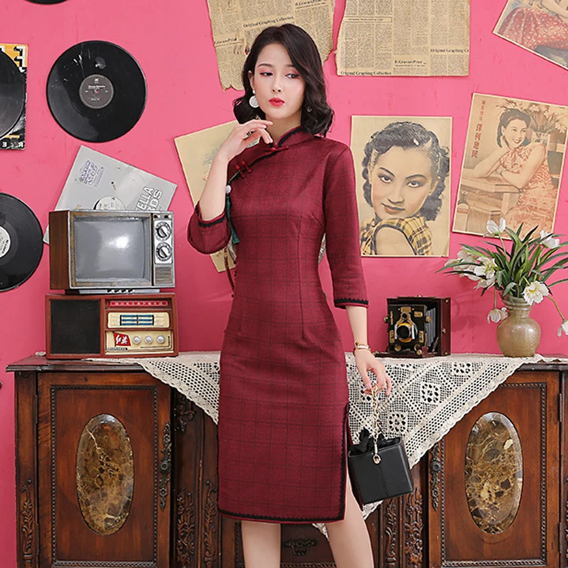 Винтаж Кнопка Qipao традиционный, для китаянок китайский женский халат со стоячим воротником, с цветочным принтом с короткими рукавами и цветочной вышивкой, китайское платье