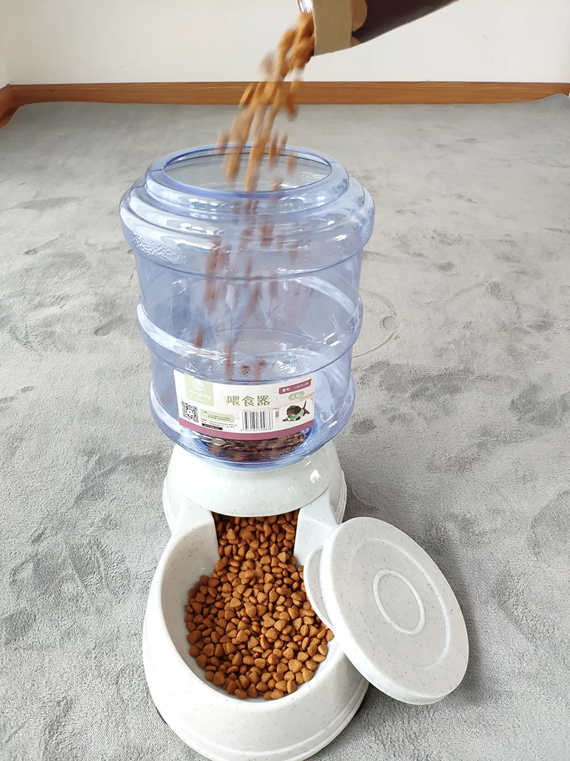 FURLIVIO™ automatic cat food dispenser