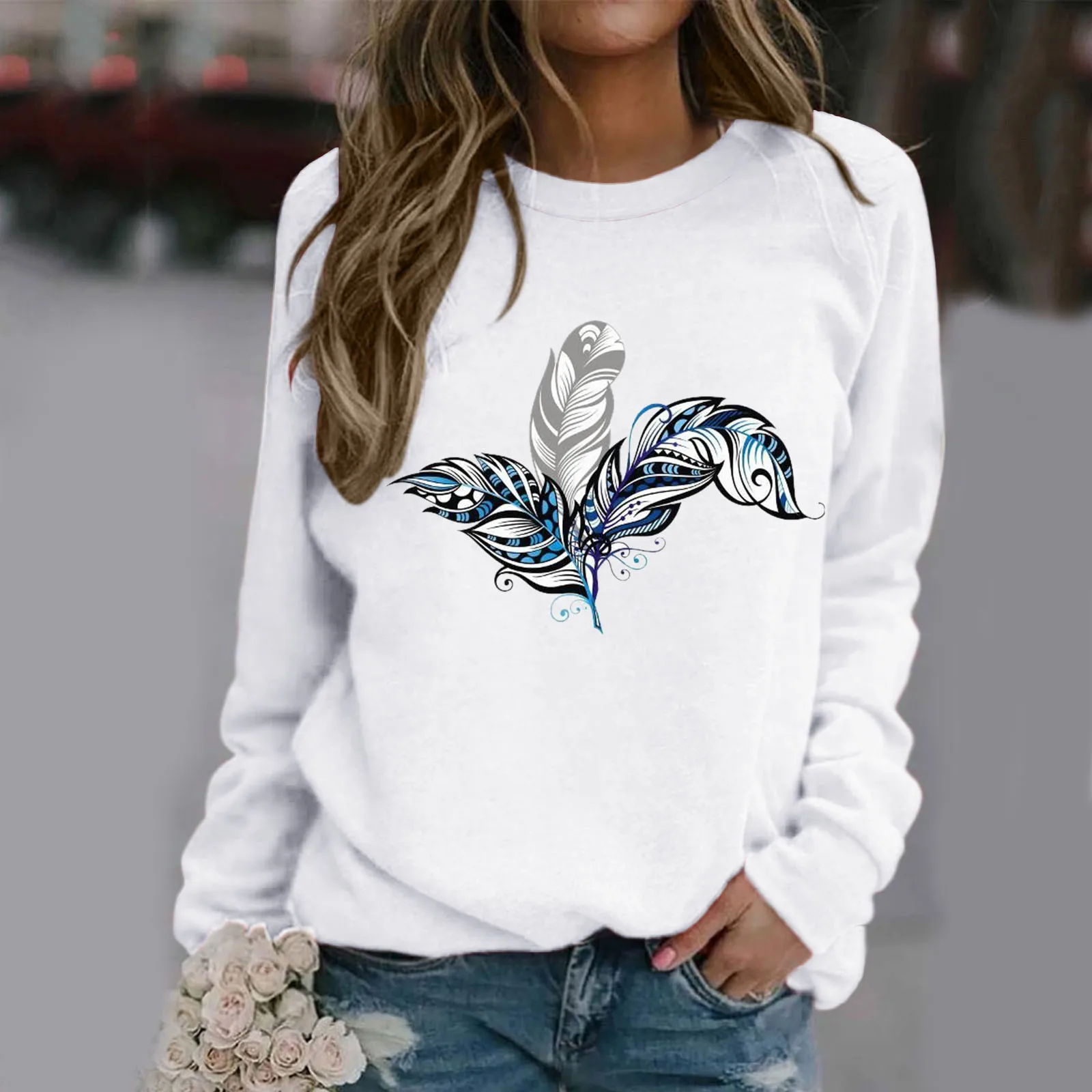 2021 Ladies Feather Print T-shirt Autumn and Winter Ladies Casual Sweater Pullover Long-sleeved Top Women New Round Neck Tops vintage tees Tees