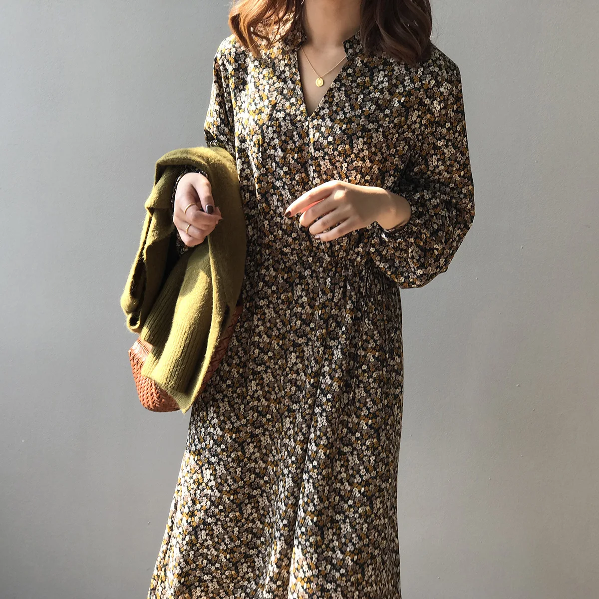 

floral vintage dress women's dress 2020 spring new Korean version drawstring draw waist temperament sexy v-neck woman dress