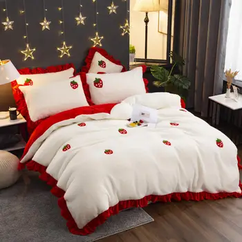

Snow flannel Bedding Set Strawberry party Bed Set Lace edge Duvet Cover Set Bed Sheet Pillowcases Twin Queen King size bed