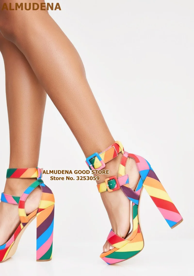 彩虹条粗跟水台双带扣凉鞋 (3)