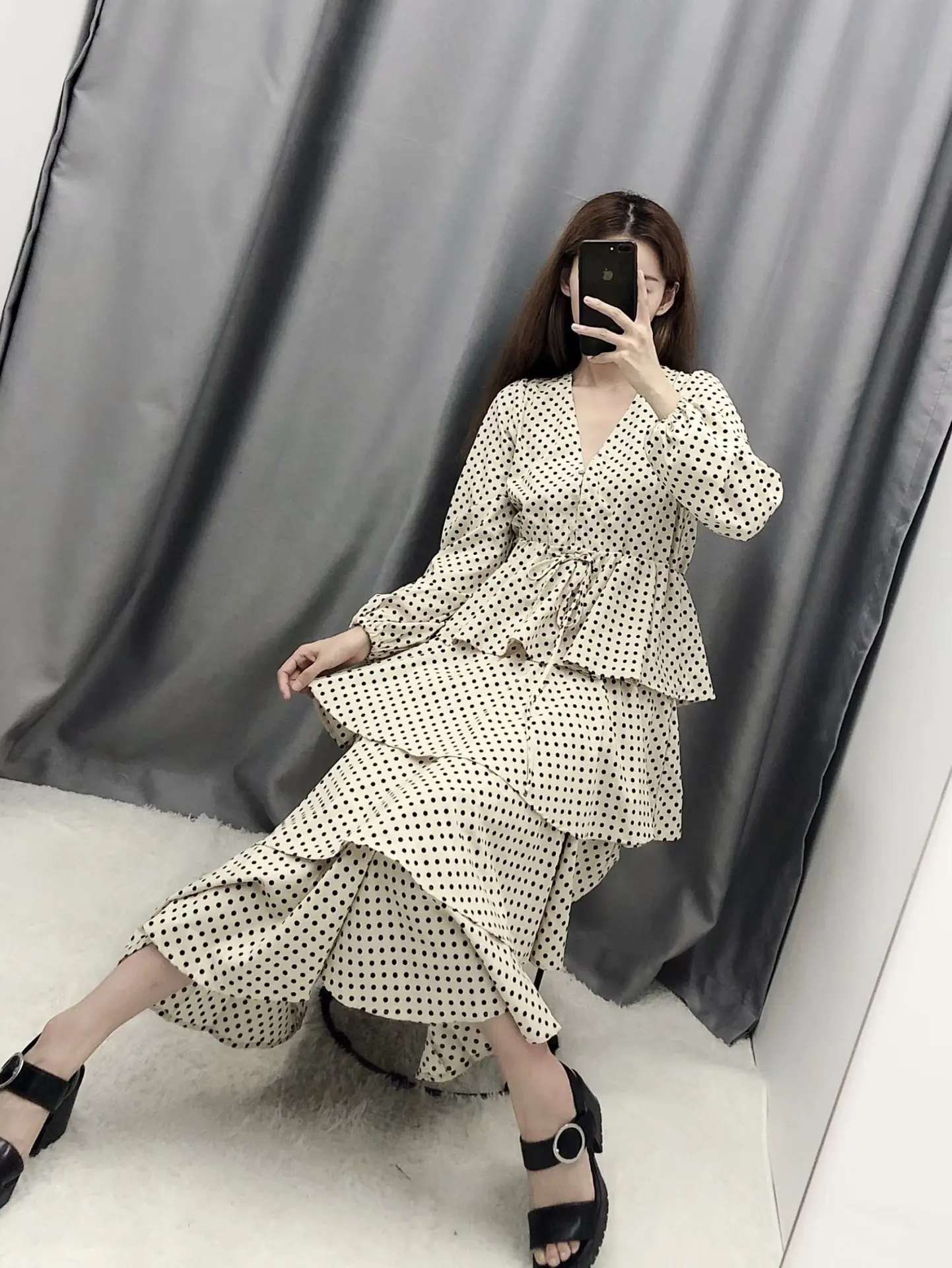 

Romantic Clover Western Style 2019 Autumn New Style Fashion WOMEN'S Dress Laminated Decoration Polka Dot V-neck Cake One Piece