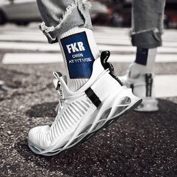 

2019 New Light Running Shoes Cushioning Blade Sneakers for Men Stylish Breathable Walking Sport Shoes Men Soft No-Slip krasovki