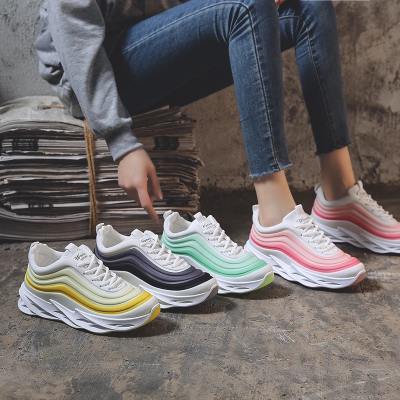 

2020New LightWeight Blade Running Shoes For Women Outdoor Fashion Sports Shoes Breathable Mesh Comfort Leisure Sneakers Lace Up